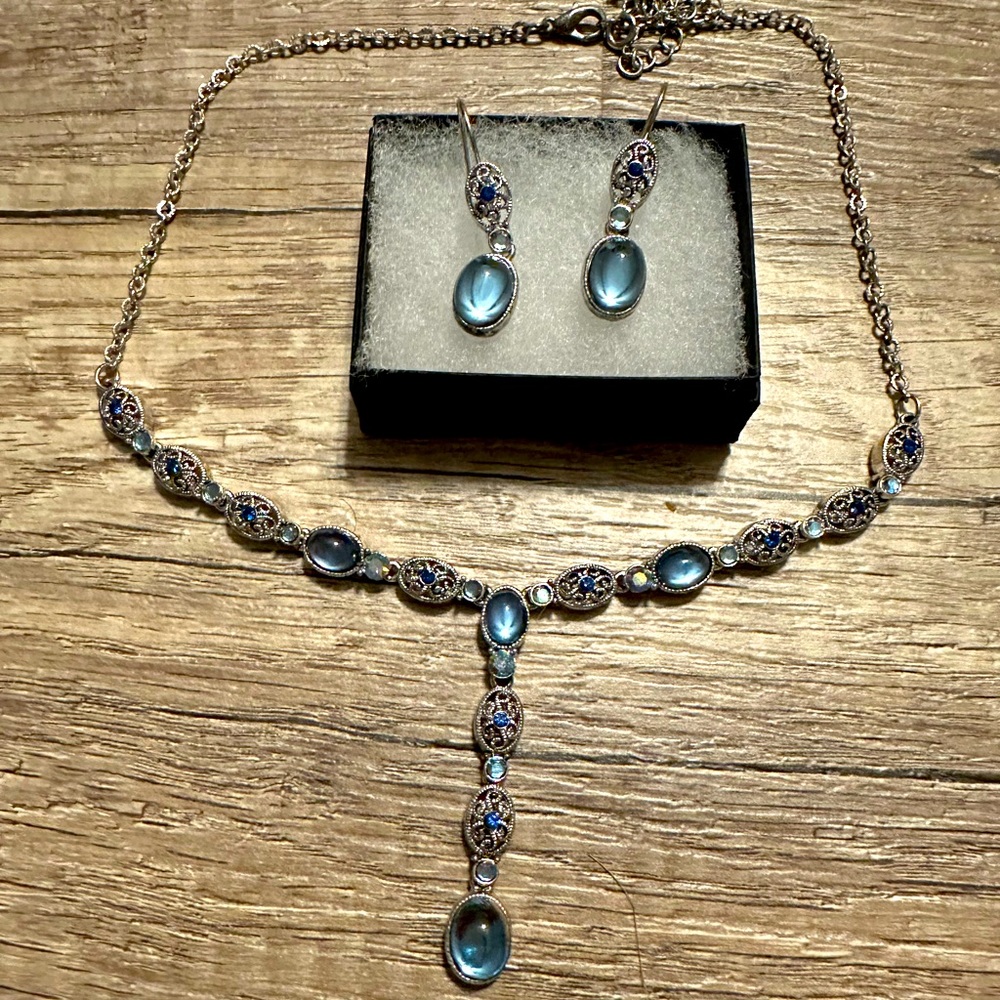 Necklace & Earring Set